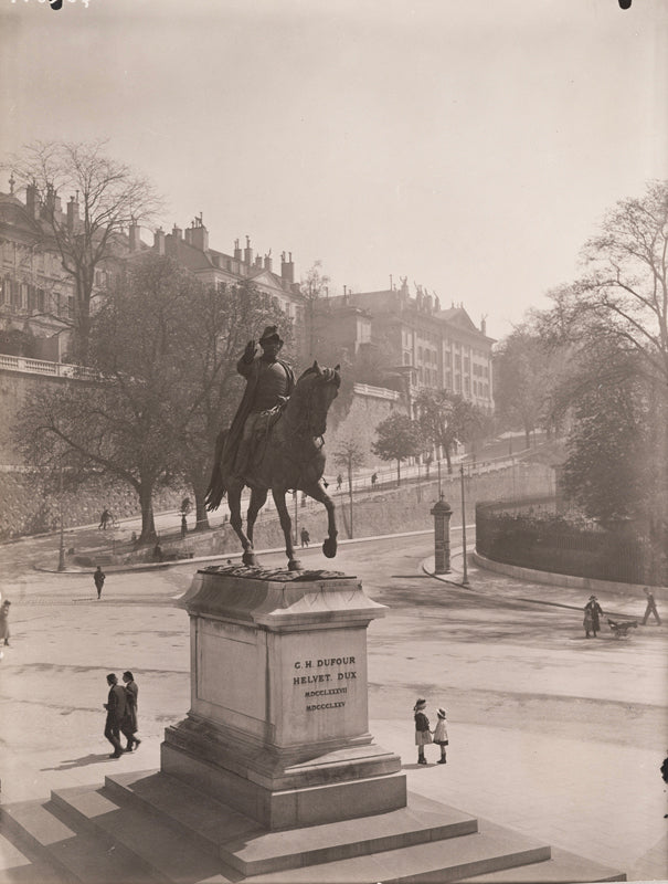 Place Neuve et statue du Général Dufour vers 1920