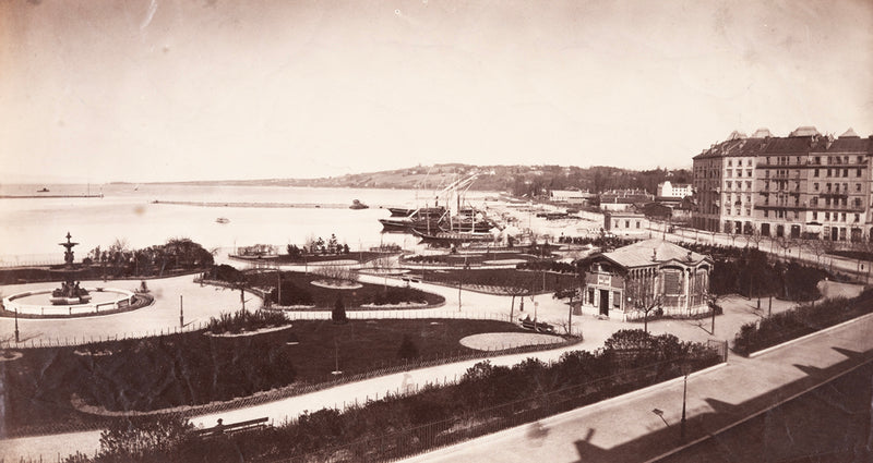 Ancienne photo Genève - Le Jardin anglais et le pavillon du Relief du Mont-Blanc vers 1865