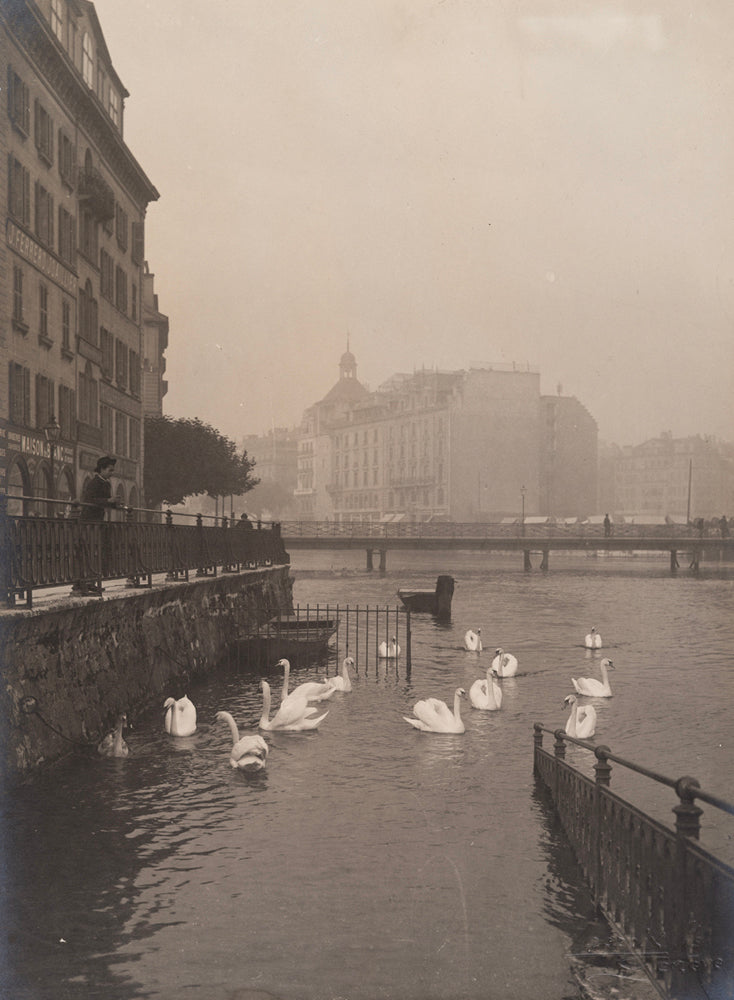 Lacroix & fils_Quai Bezanson-Hugues depuis le pont des Bergues vers 1920