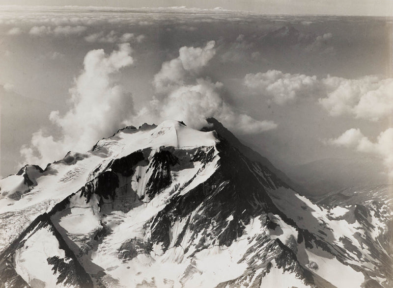 Walter Mittelholzer - Mont Vélan,  brumes et mer de brouillard sur la plaine du Pô, vue du Nord de 4600 m, Suisse