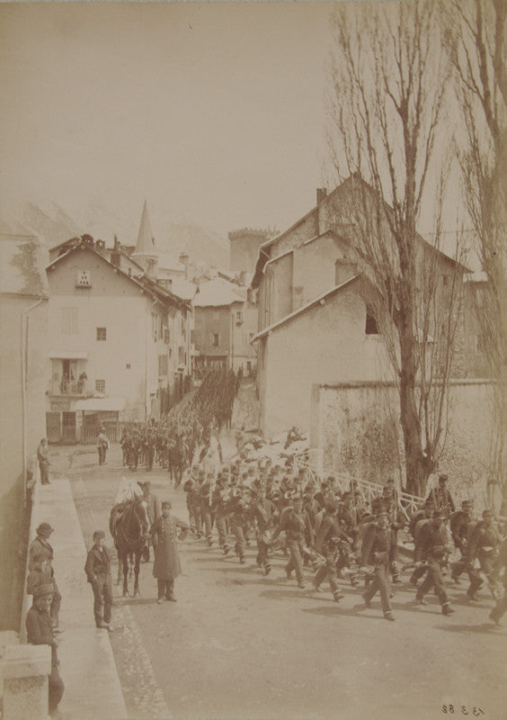 Gabriel Loppé - Embrun, parade militaire, France. 