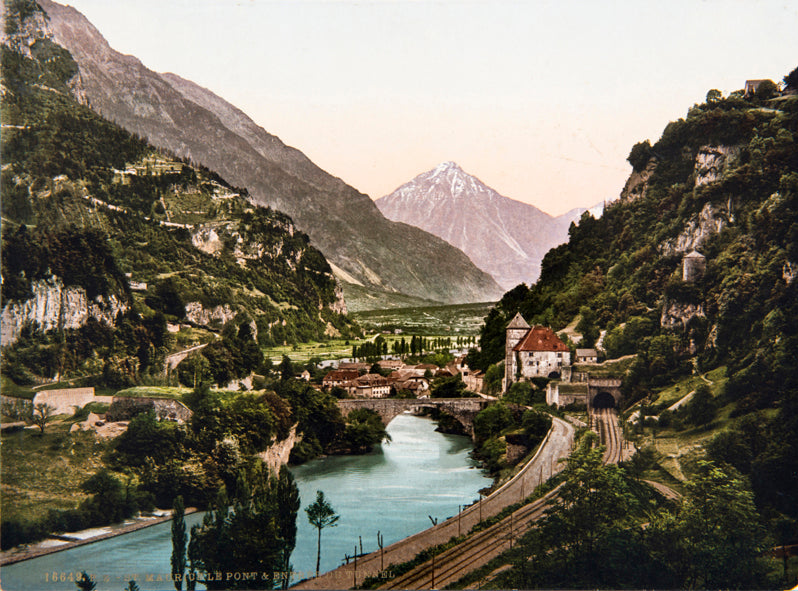 Photochrom - Saint-Maurice, le pont et l'entrée du tunnel, Valais, Suisse